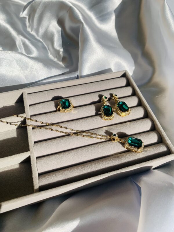 Emerald Set Stainless Steek Koren Style Jewelry Set - Image 3